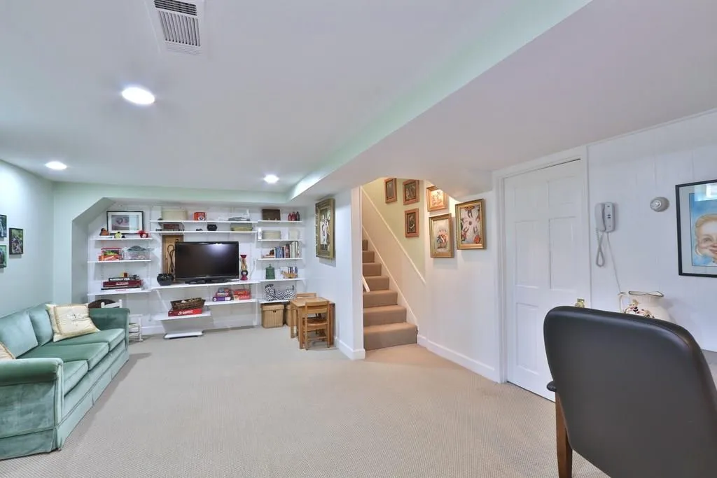 140 River Court Parkway, Sandy Springs, Georgia 30328, 5 Bedrooms Bedrooms, ,4 BathroomsBathrooms,Residential,Sold,140 River Court Parkway,6011927