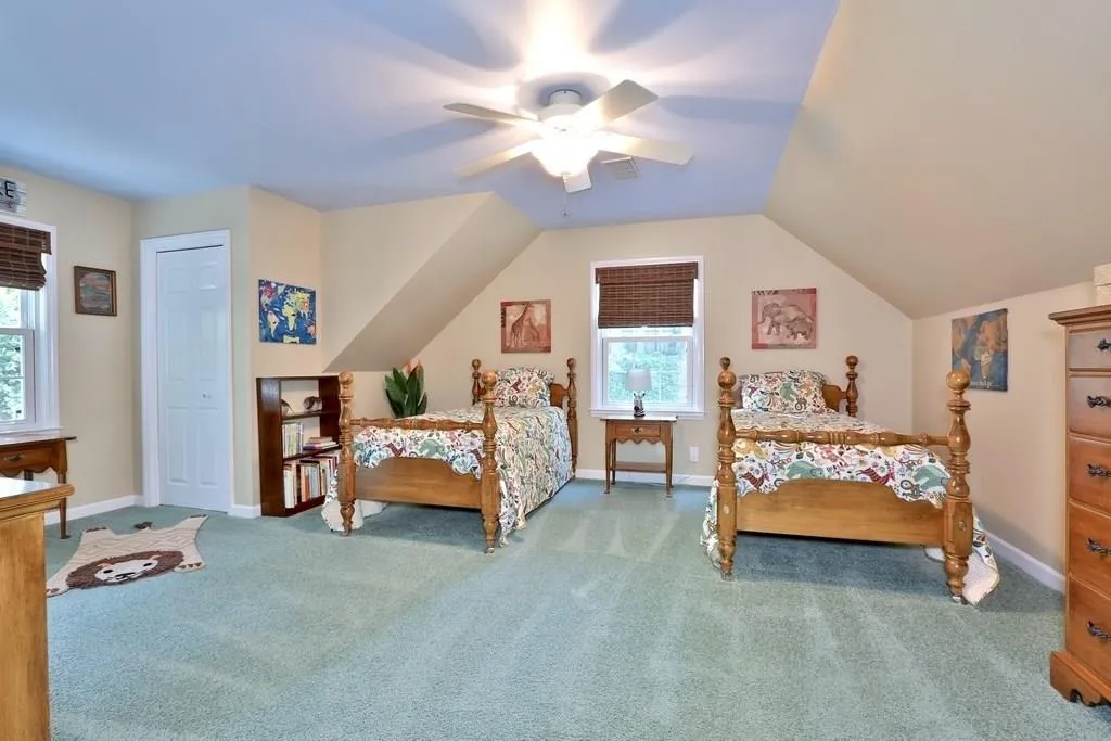 140 River Court Parkway, Sandy Springs, Georgia 30328, 5 Bedrooms Bedrooms, ,4 BathroomsBathrooms,Residential,Sold,140 River Court Parkway,6011927