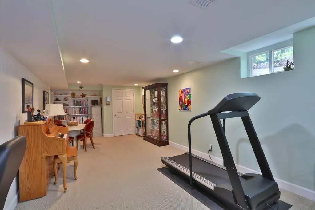 140 River Court Parkway, Sandy Springs, Georgia 30328, 5 Bedrooms Bedrooms, ,4 BathroomsBathrooms,Residential,Sold,140 River Court Parkway,6011927