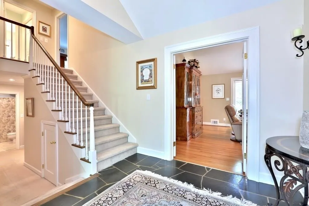 140 River Court Parkway, Sandy Springs, Georgia 30328, 5 Bedrooms Bedrooms, ,4 BathroomsBathrooms,Residential,Sold,140 River Court Parkway,6011927