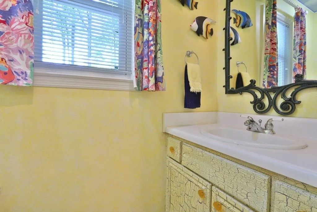 140 River Court Parkway, Sandy Springs, Georgia 30328, 5 Bedrooms Bedrooms, ,4 BathroomsBathrooms,Residential,Sold,140 River Court Parkway,6011927