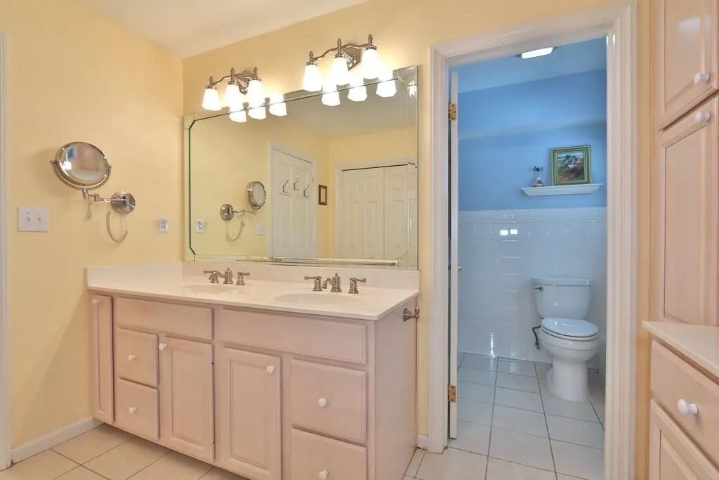 140 River Court Parkway, Sandy Springs, Georgia 30328, 5 Bedrooms Bedrooms, ,4 BathroomsBathrooms,Residential,Sold,140 River Court Parkway,6011927