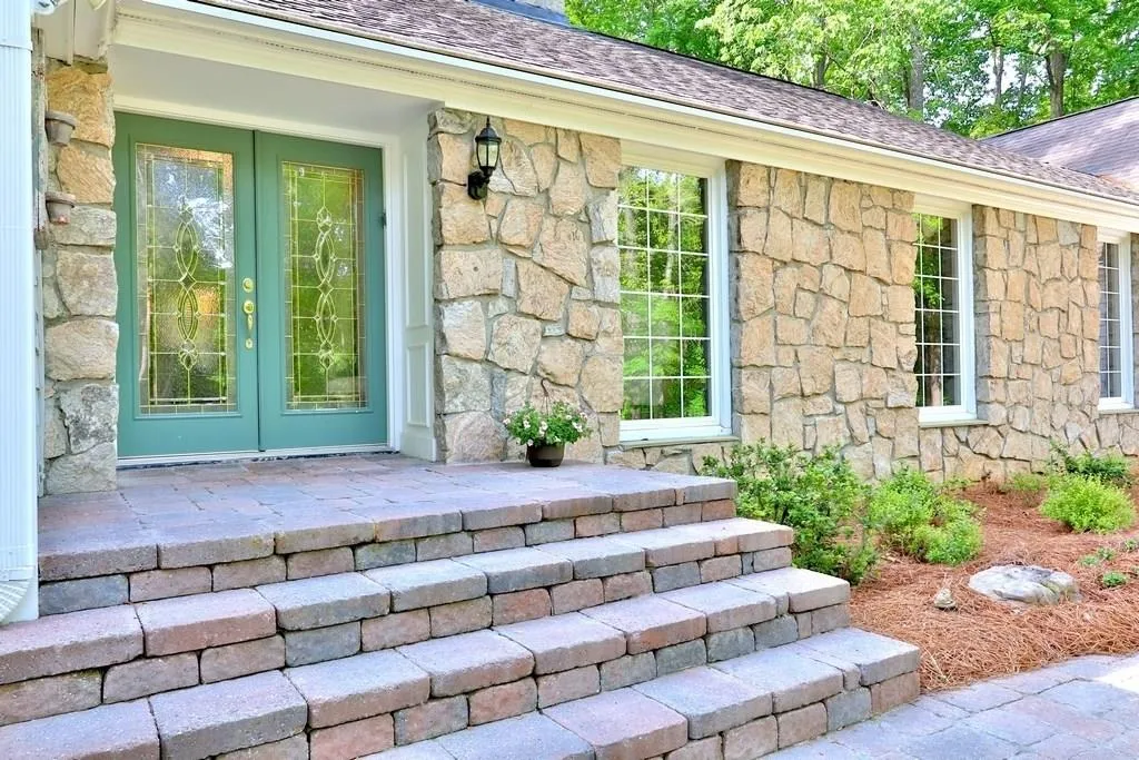 140 River Court Parkway, Sandy Springs, Georgia 30328, 5 Bedrooms Bedrooms, ,4 BathroomsBathrooms,Residential,Sold,140 River Court Parkway,6011927