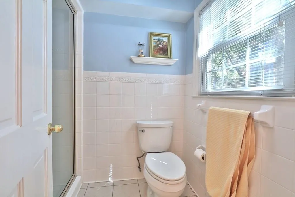 140 River Court Parkway, Sandy Springs, Georgia 30328, 5 Bedrooms Bedrooms, ,4 BathroomsBathrooms,Residential,Sold,140 River Court Parkway,6011927