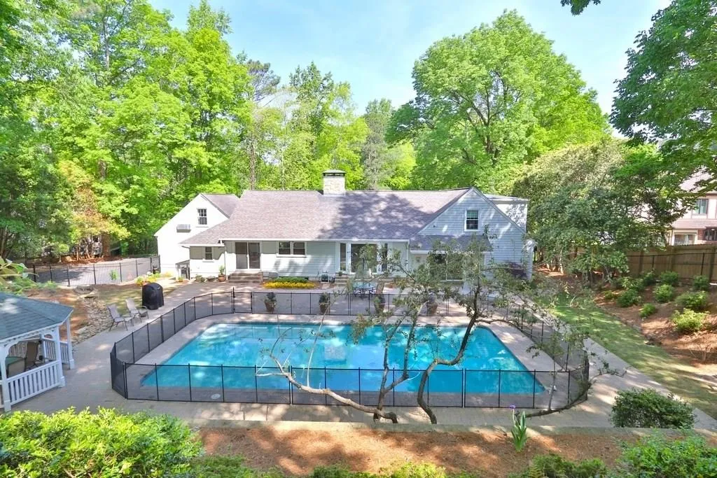 140 River Court Parkway, Sandy Springs, Georgia 30328, 5 Bedrooms Bedrooms, ,4 BathroomsBathrooms,Residential,Sold,140 River Court Parkway,6011927