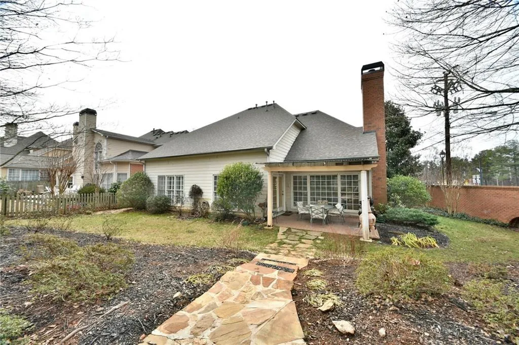 200 Somerset Court, Sandy Springs, Georgia 30350, 4 Bedrooms Bedrooms, ,3 BathroomsBathrooms,Residential,Sold,200 Somerset Court,5629253