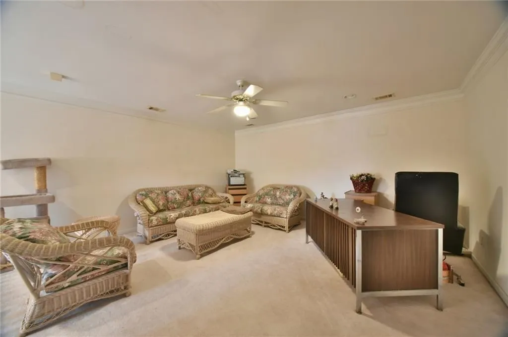 200 Somerset Court, Sandy Springs, Georgia 30350, 4 Bedrooms Bedrooms, ,3 BathroomsBathrooms,Residential,Sold,200 Somerset Court,5629253