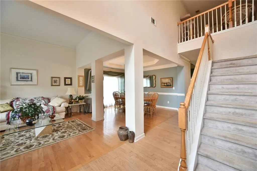 200 Somerset Court, Sandy Springs, Georgia 30350, 4 Bedrooms Bedrooms, ,3 BathroomsBathrooms,Residential,Sold,200 Somerset Court,5629253