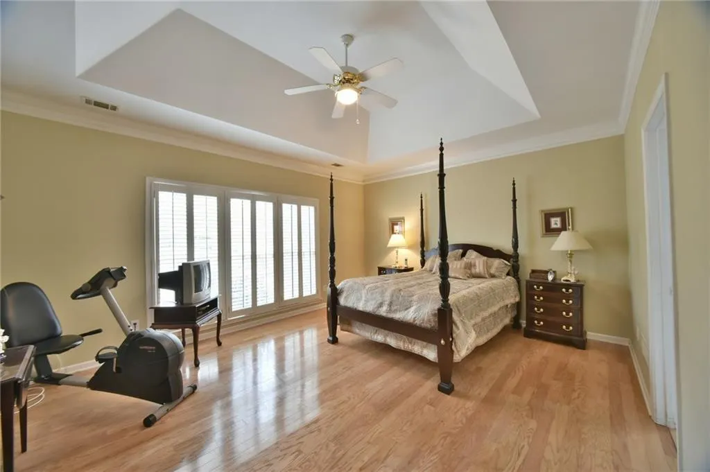 200 Somerset Court, Sandy Springs, Georgia 30350, 4 Bedrooms Bedrooms, ,3 BathroomsBathrooms,Residential,Sold,200 Somerset Court,5629253