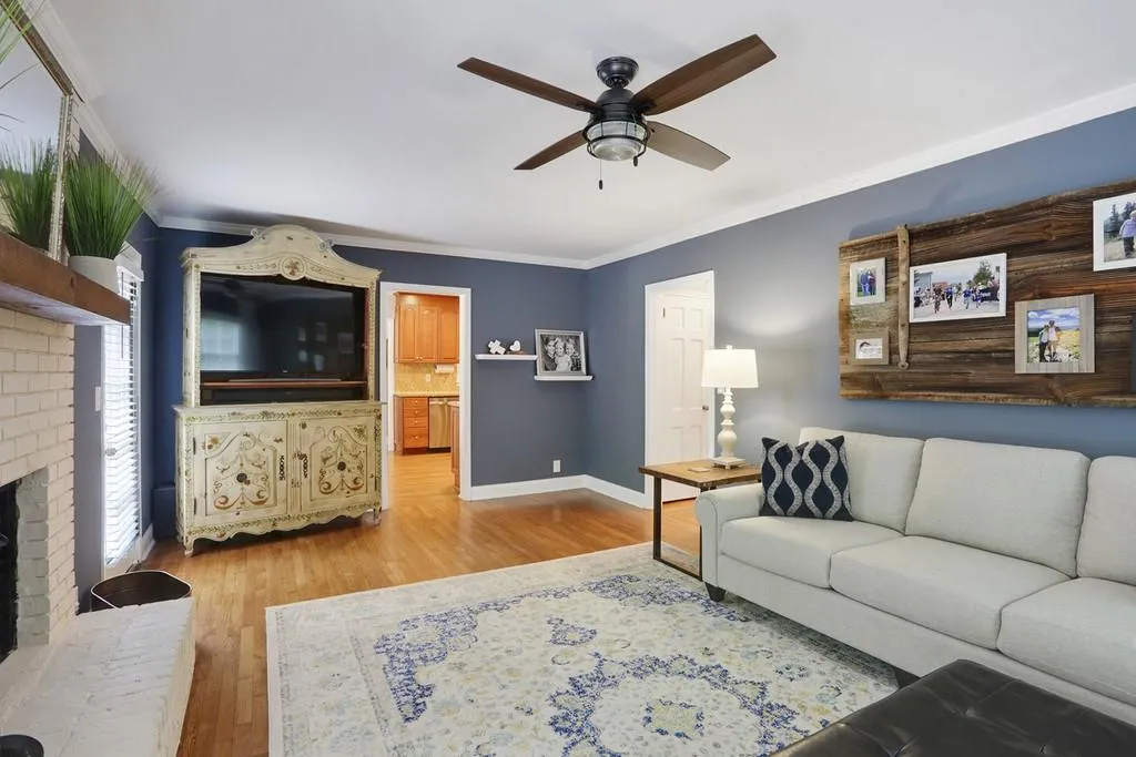 7225 Hunters Branch Drive, Sandy Springs, Georgia 30328, 4 Bedrooms Bedrooms, ,3 BathroomsBathrooms,Residential,Sold,7225 Hunters Branch Drive,6724785