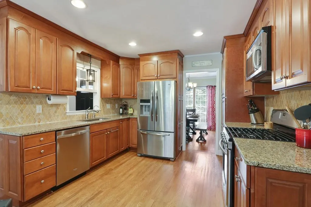 7225 Hunters Branch Drive, Sandy Springs, Georgia 30328, 4 Bedrooms Bedrooms, ,3 BathroomsBathrooms,Residential,Sold,7225 Hunters Branch Drive,6724785