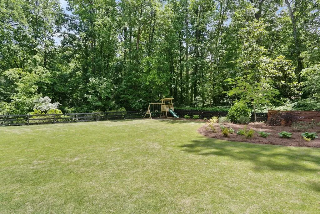 7225 Hunters Branch Drive, Sandy Springs, Georgia 30328, 4 Bedrooms Bedrooms, ,3 BathroomsBathrooms,Residential,Sold,7225 Hunters Branch Drive,6724785