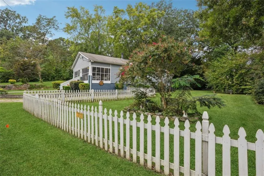 25 Johnson Road, Atlanta, Georgia 30318, 3 Bedrooms Bedrooms, ,1 BathroomBathrooms,Residential,For Sale,25 Johnson Road,7645362