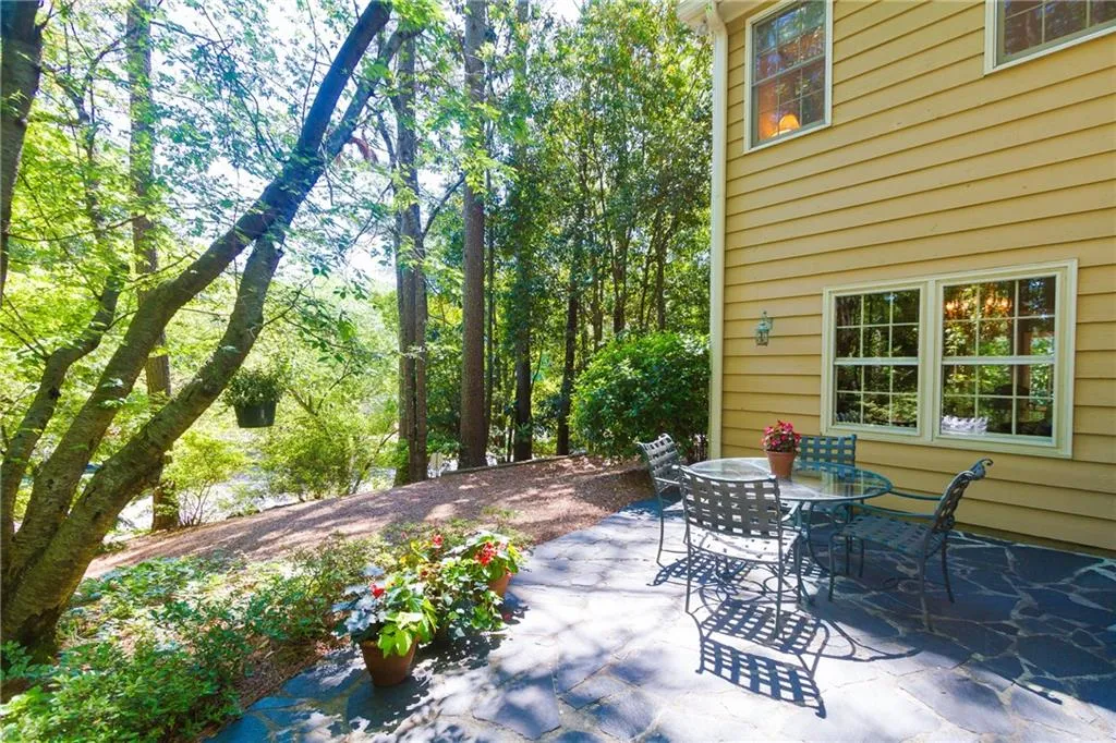 210 Old College Way, Sandy Springs, Georgia 30328, 4 Bedrooms Bedrooms, ,3 BathroomsBathrooms,Residential,Sold,210 Old College Way,5850989