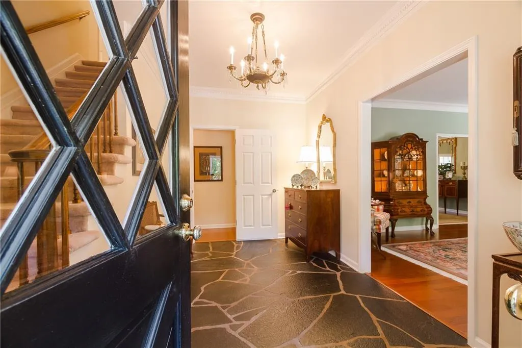 210 Old College Way, Sandy Springs, Georgia 30328, 4 Bedrooms Bedrooms, ,3 BathroomsBathrooms,Residential,Sold,210 Old College Way,5850989