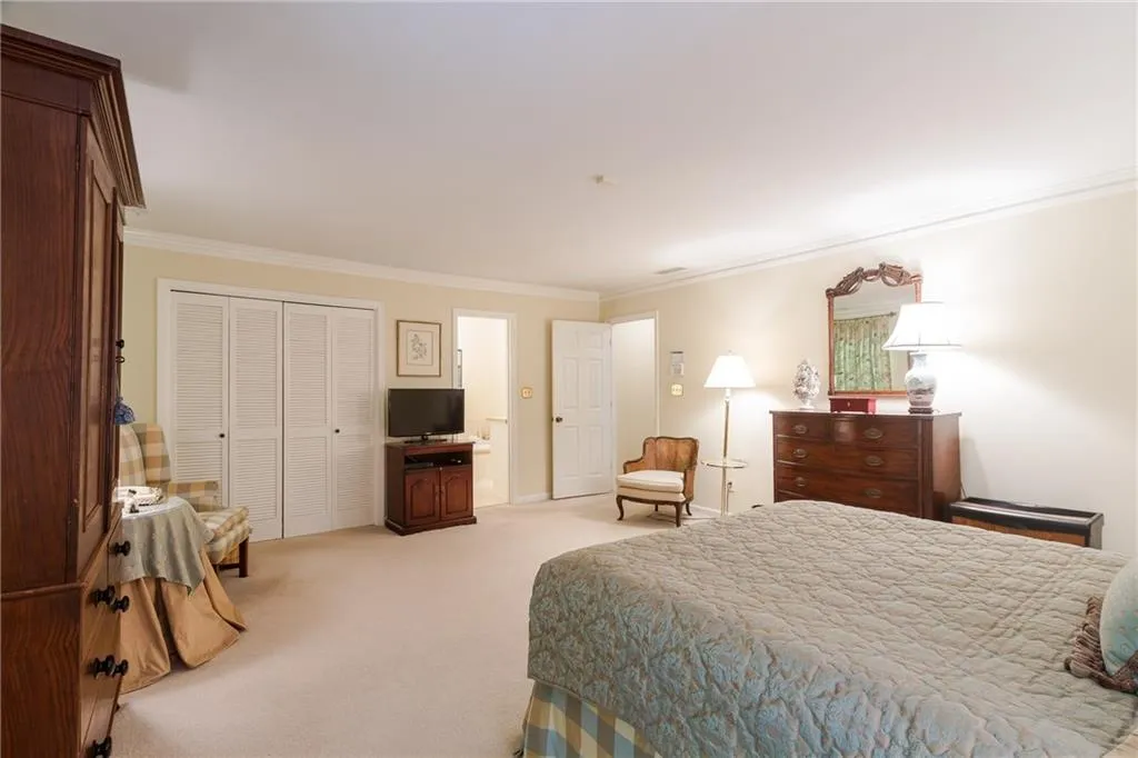 210 Old College Way, Sandy Springs, Georgia 30328, 4 Bedrooms Bedrooms, ,3 BathroomsBathrooms,Residential,Sold,210 Old College Way,5850989