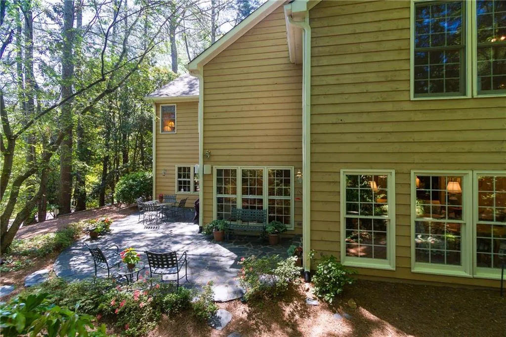 210 Old College Way, Sandy Springs, Georgia 30328, 4 Bedrooms Bedrooms, ,3 BathroomsBathrooms,Residential,Sold,210 Old College Way,5850989