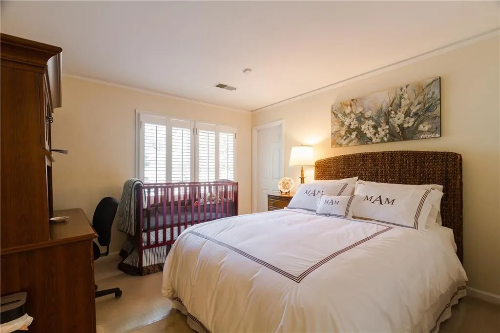 210 Old College Way, Sandy Springs, Georgia 30328, 4 Bedrooms Bedrooms, ,3 BathroomsBathrooms,Residential,Sold,210 Old College Way,5850989