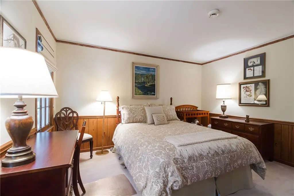 210 Old College Way, Sandy Springs, Georgia 30328, 4 Bedrooms Bedrooms, ,3 BathroomsBathrooms,Residential,Sold,210 Old College Way,5850989