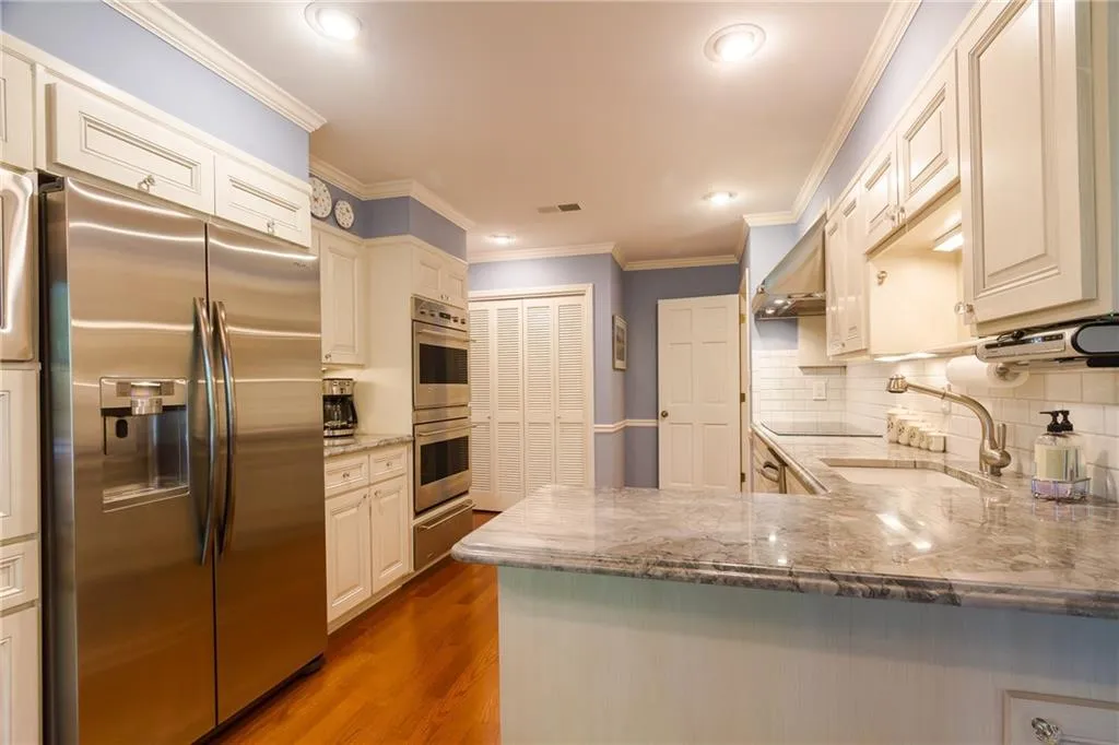210 Old College Way, Sandy Springs, Georgia 30328, 4 Bedrooms Bedrooms, ,3 BathroomsBathrooms,Residential,Sold,210 Old College Way,5850989