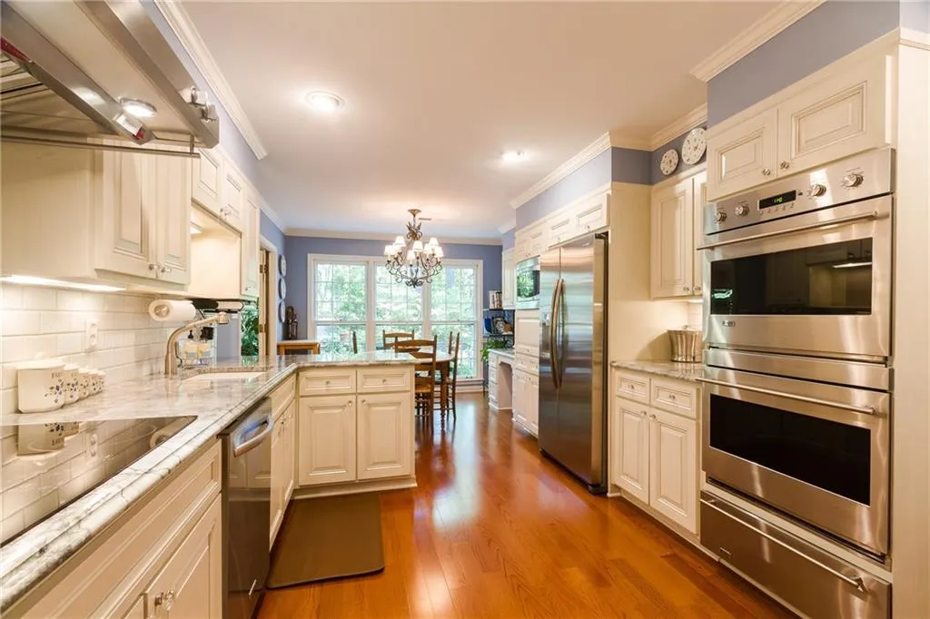 210 Old College Way, Sandy Springs, Georgia 30328, 4 Bedrooms Bedrooms, ,3 BathroomsBathrooms,Residential,Sold,210 Old College Way,5850989