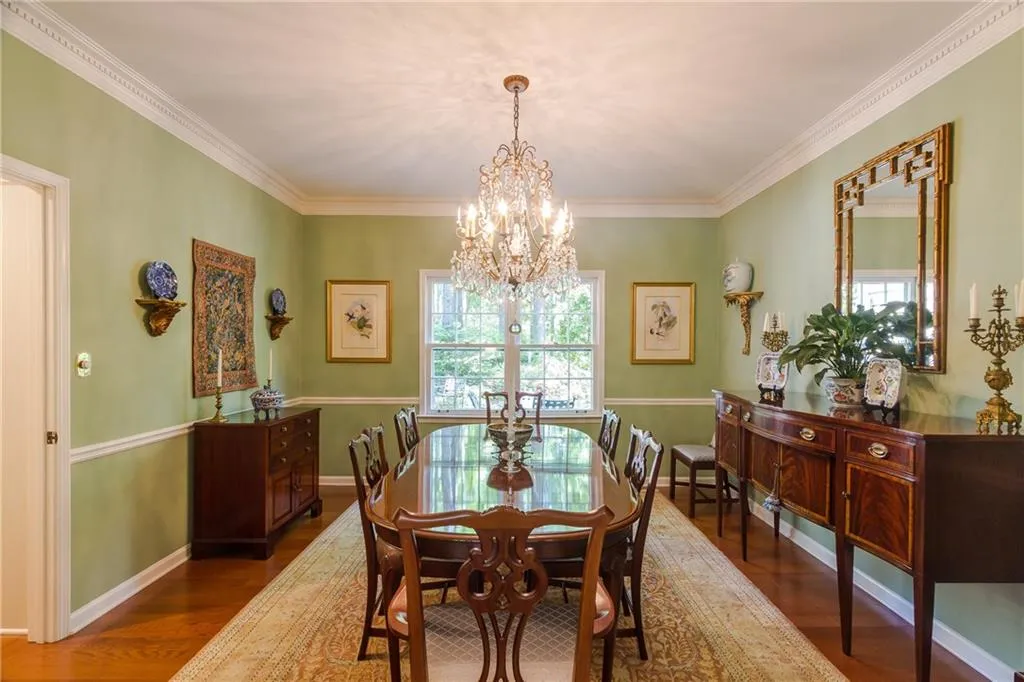 210 Old College Way, Sandy Springs, Georgia 30328, 4 Bedrooms Bedrooms, ,3 BathroomsBathrooms,Residential,Sold,210 Old College Way,5850989