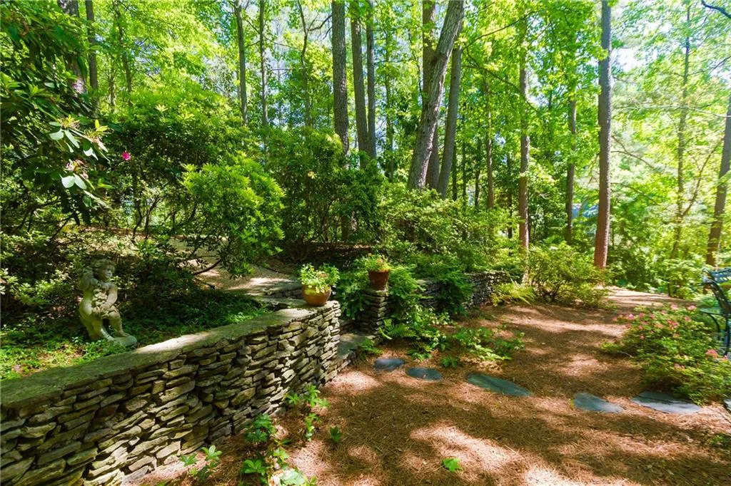 210 Old College Way, Sandy Springs, Georgia 30328, 4 Bedrooms Bedrooms, ,3 BathroomsBathrooms,Residential,Sold,210 Old College Way,5850989