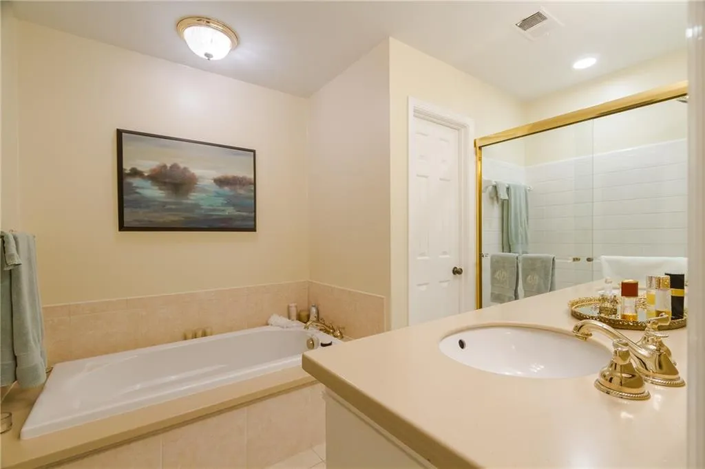 210 Old College Way, Sandy Springs, Georgia 30328, 4 Bedrooms Bedrooms, ,3 BathroomsBathrooms,Residential,Sold,210 Old College Way,5850989