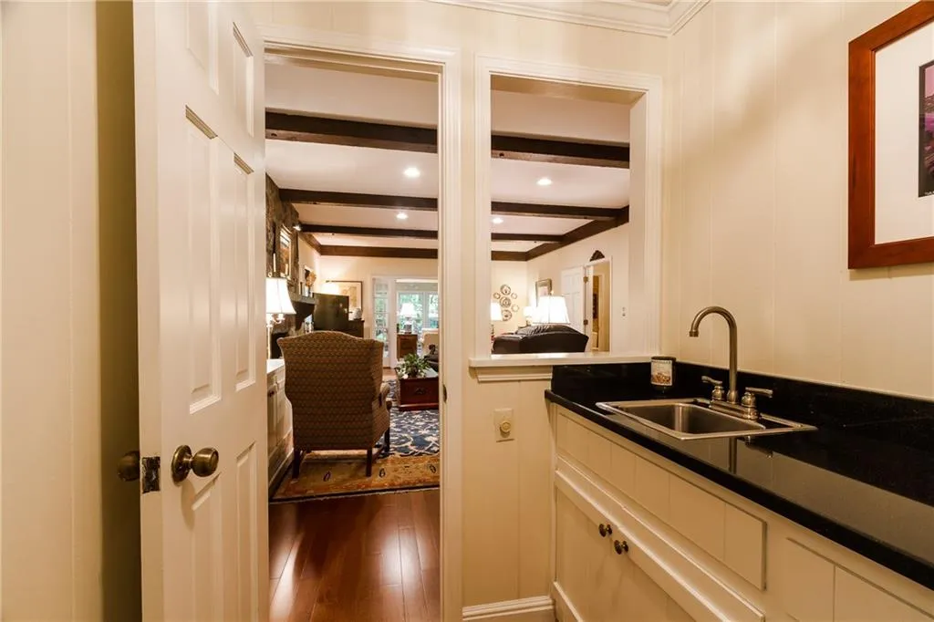 210 Old College Way, Sandy Springs, Georgia 30328, 4 Bedrooms Bedrooms, ,3 BathroomsBathrooms,Residential,Sold,210 Old College Way,5850989