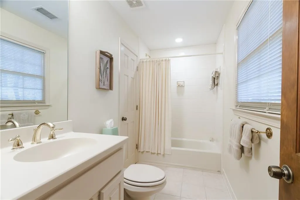 210 Old College Way, Sandy Springs, Georgia 30328, 4 Bedrooms Bedrooms, ,3 BathroomsBathrooms,Residential,Sold,210 Old College Way,5850989
