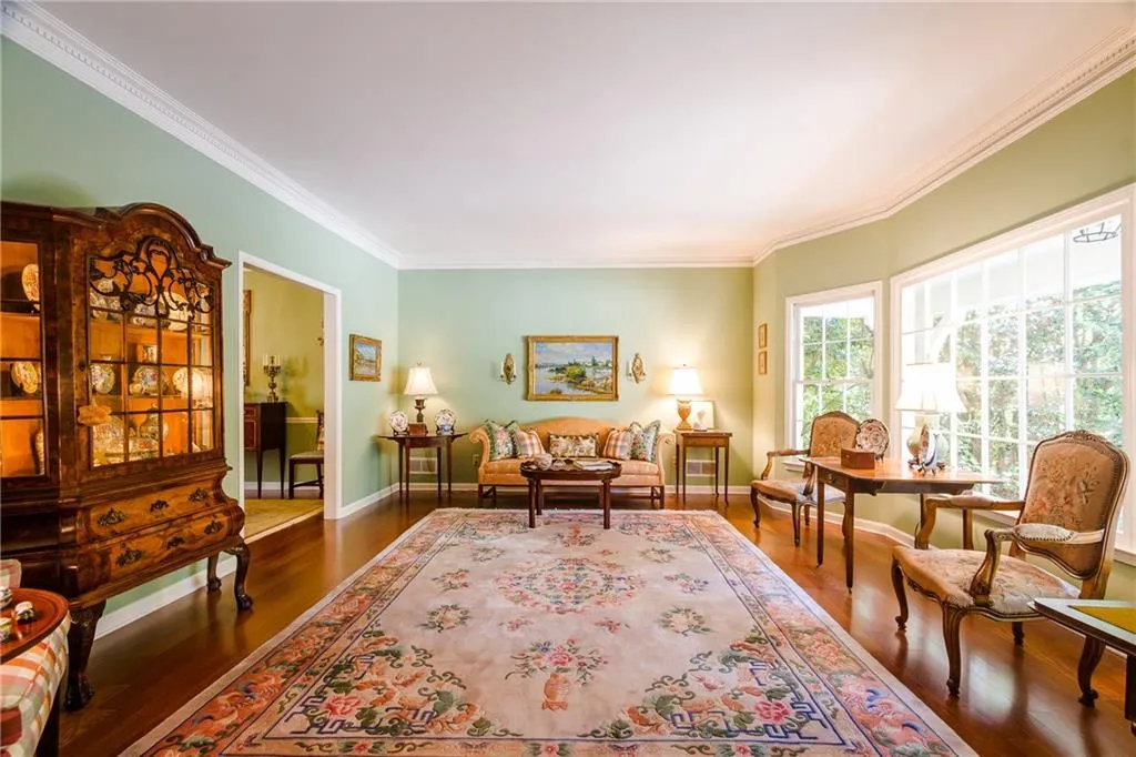 210 Old College Way, Sandy Springs, Georgia 30328, 4 Bedrooms Bedrooms, ,3 BathroomsBathrooms,Residential,Sold,210 Old College Way,5850989