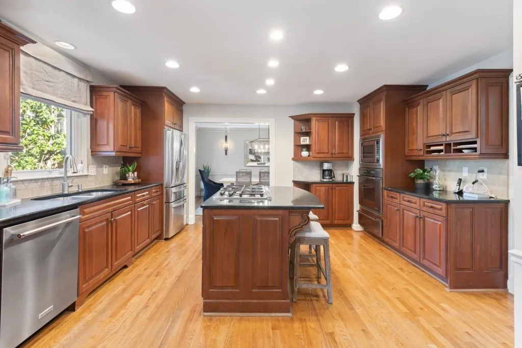 40 Messina Way, Sandy Springs, Georgia 30328, 5 Bedrooms Bedrooms, ,3 BathroomsBathrooms,Residential,Sold,40 Messina Way,7011276