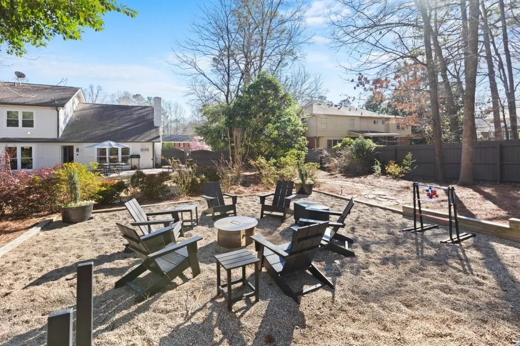 40 Messina Way, Sandy Springs, Georgia 30328, 5 Bedrooms Bedrooms, ,3 BathroomsBathrooms,Residential,Sold,40 Messina Way,7011276