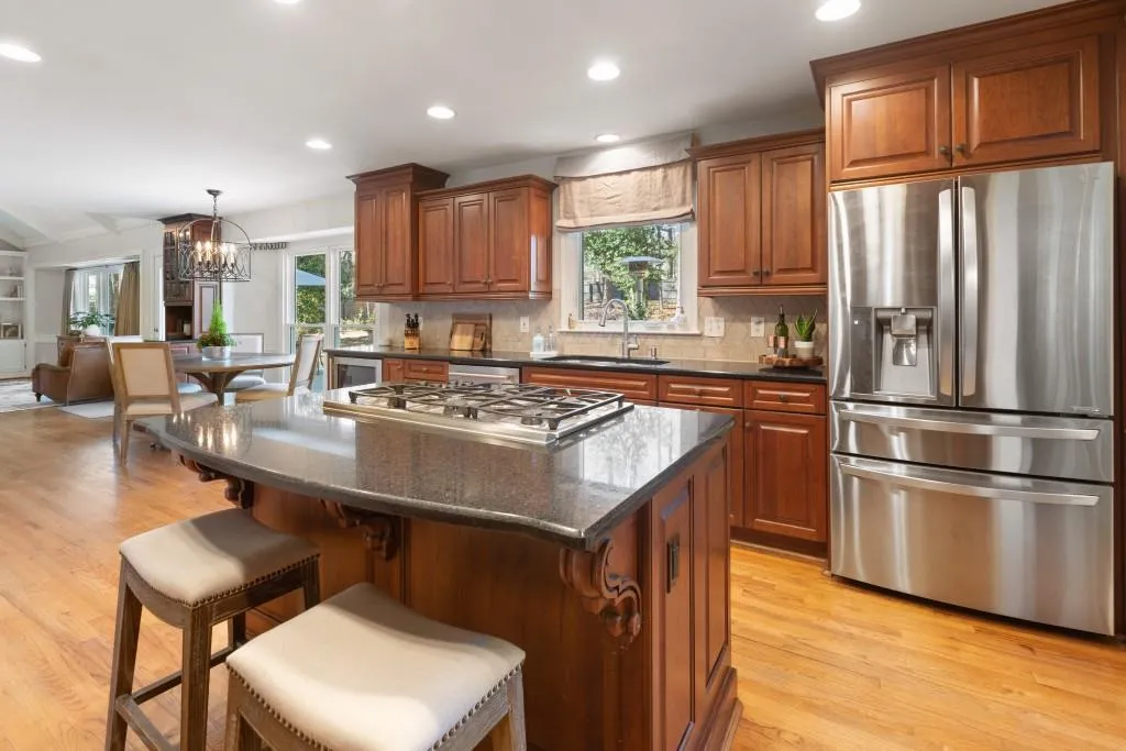 40 Messina Way, Sandy Springs, Georgia 30328, 5 Bedrooms Bedrooms, ,3 BathroomsBathrooms,Residential,Sold,40 Messina Way,7011276