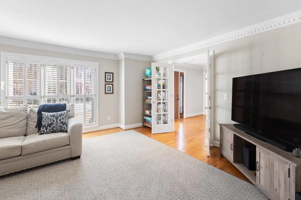 40 Messina Way, Sandy Springs, Georgia 30328, 5 Bedrooms Bedrooms, ,3 BathroomsBathrooms,Residential,Sold,40 Messina Way,7011276