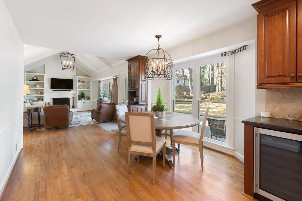 40 Messina Way, Sandy Springs, Georgia 30328, 5 Bedrooms Bedrooms, ,3 BathroomsBathrooms,Residential,Sold,40 Messina Way,7011276