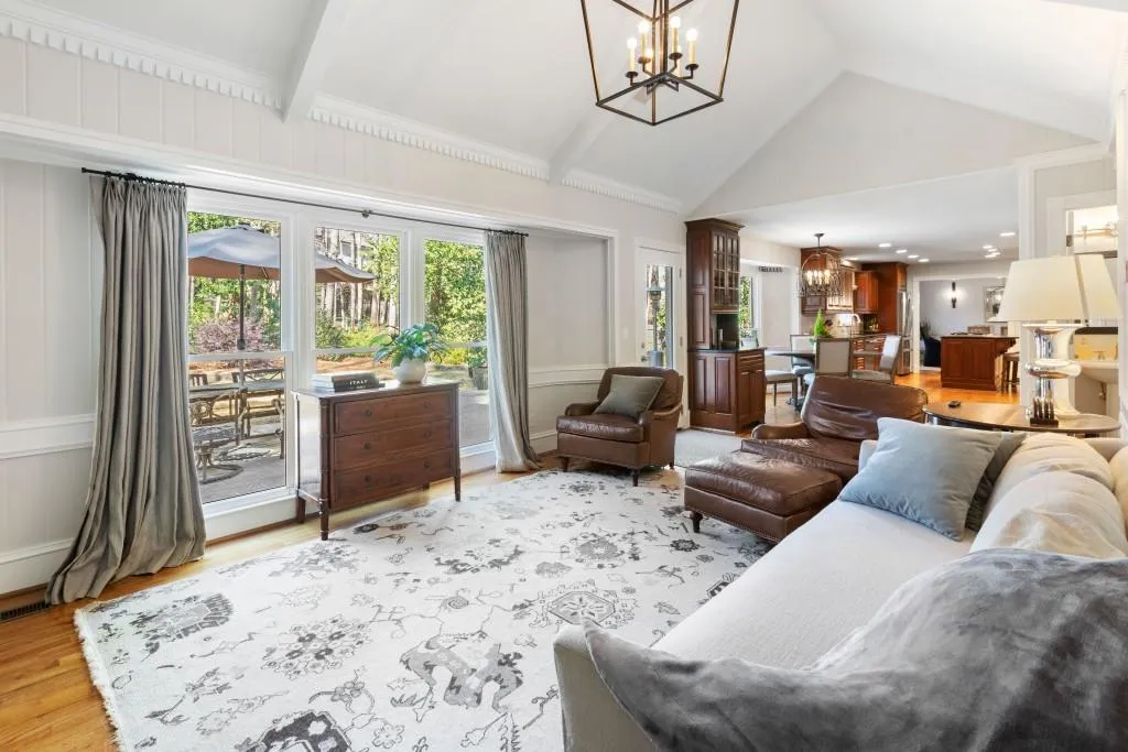 40 Messina Way, Sandy Springs, Georgia 30328, 5 Bedrooms Bedrooms, ,3 BathroomsBathrooms,Residential,Sold,40 Messina Way,7011276