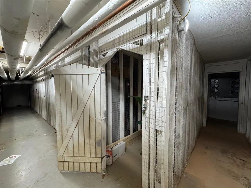 6851 Roswell Road Unit H29, Atlanta, Georgia 30328, 2 Bedrooms Bedrooms, ,2 BathroomsBathrooms,Residential,For Sale,6851 Roswell Road Unit H29,7744378