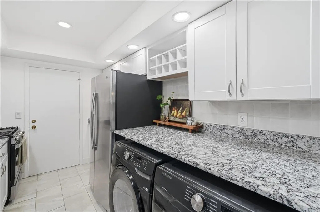 6851 Roswell Road Unit H29, Atlanta, Georgia 30328, 2 Bedrooms Bedrooms, ,2 BathroomsBathrooms,Residential,For Sale,6851 Roswell Road Unit H29,7744378