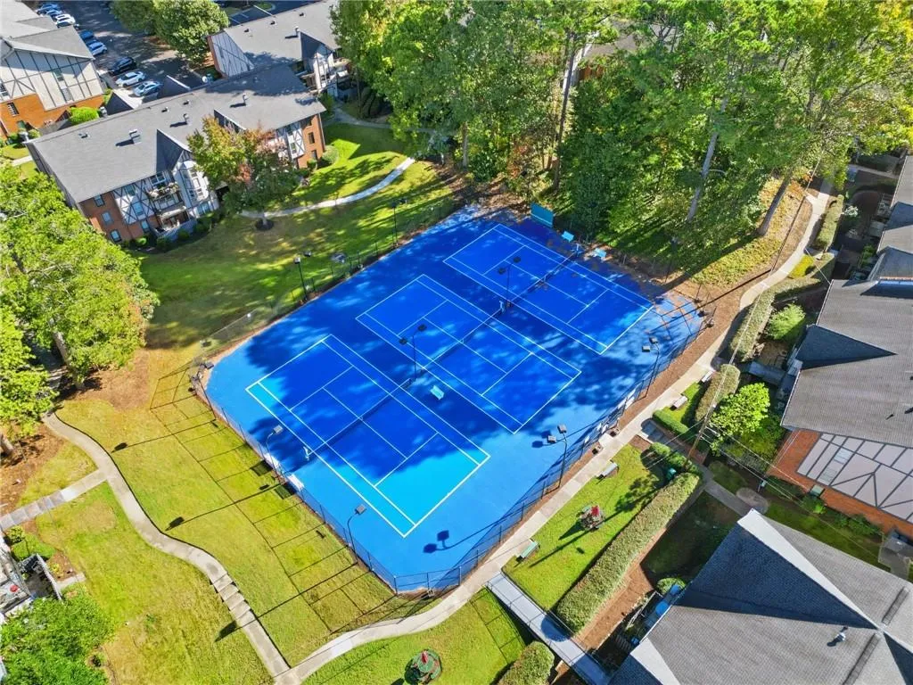 6851 Roswell Road Unit H29, Atlanta, Georgia 30328, 2 Bedrooms Bedrooms, ,2 BathroomsBathrooms,Residential,For Sale,6851 Roswell Road Unit H29,7744378