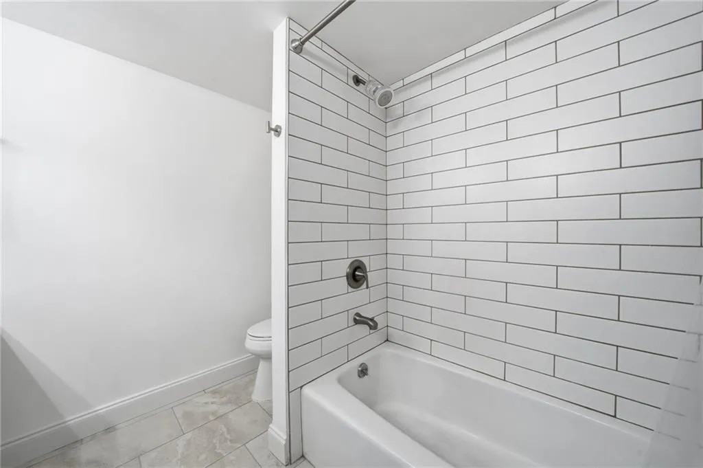 6851 Roswell Road Unit H29, Atlanta, Georgia 30328, 2 Bedrooms Bedrooms, ,2 BathroomsBathrooms,Residential,For Sale,6851 Roswell Road Unit H29,7744378