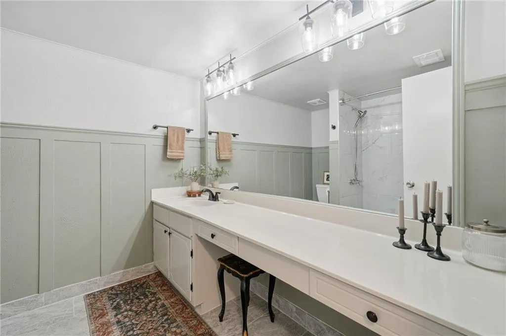 6851 Roswell Road Unit H29, Atlanta, Georgia 30328, 2 Bedrooms Bedrooms, ,2 BathroomsBathrooms,Residential,For Sale,6851 Roswell Road Unit H29,7744378