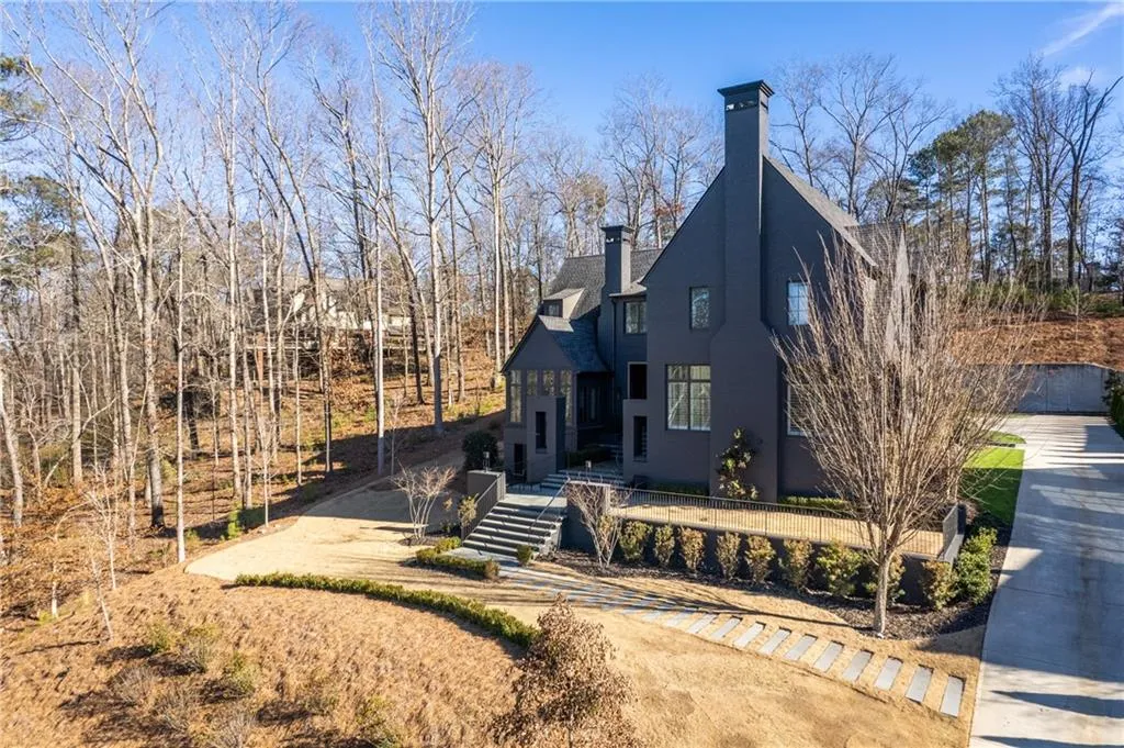 1875 Spalding Drive, Sandy Springs, Georgia 30350, 6 Bedrooms Bedrooms, ,6 BathroomsBathrooms,Residential,Sold,1875 Spalding Drive,7176870
