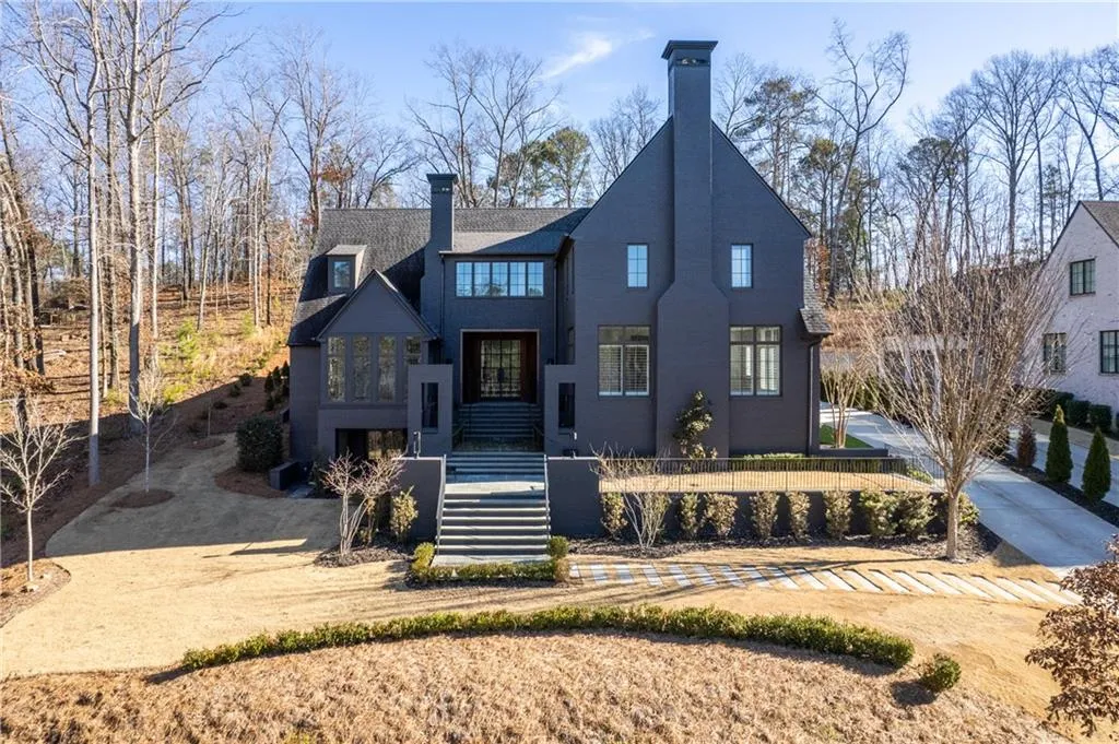1875 Spalding Drive, Sandy Springs, Georgia 30350, 6 Bedrooms Bedrooms, ,6 BathroomsBathrooms,Residential,Sold,1875 Spalding Drive,7176870