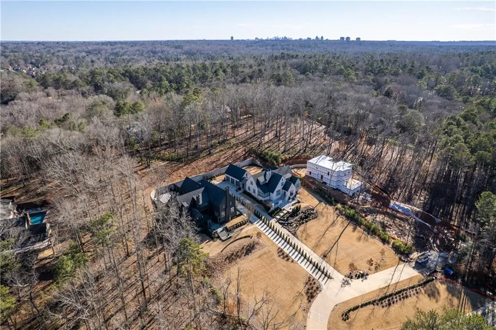 1875 Spalding Drive, Sandy Springs, Georgia 30350, 6 Bedrooms Bedrooms, ,6 BathroomsBathrooms,Residential,Sold,1875 Spalding Drive,7176870