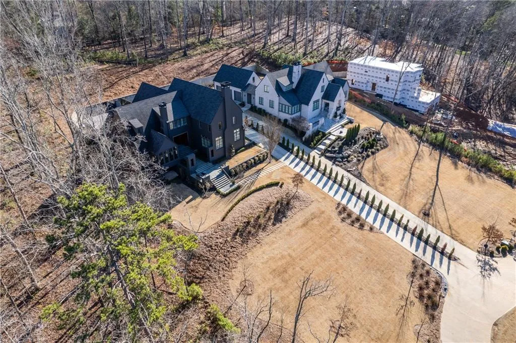 1875 Spalding Drive, Sandy Springs, Georgia 30350, 6 Bedrooms Bedrooms, ,6 BathroomsBathrooms,Residential,Sold,1875 Spalding Drive,7176870