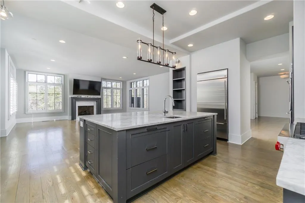 1875 Spalding Drive, Sandy Springs, Georgia 30350, 6 Bedrooms Bedrooms, ,6 BathroomsBathrooms,Residential,Sold,1875 Spalding Drive,7176870