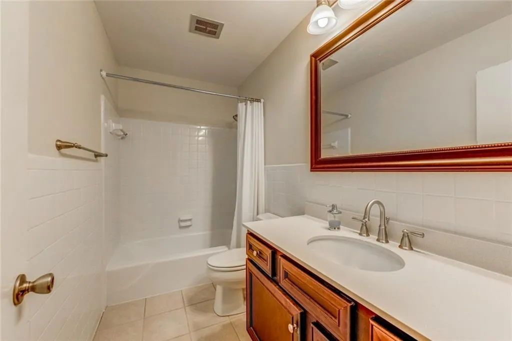 5400 Roswell Road Ne Unit N7, Sandy Springs, Georgia 30342, 2 Bedrooms Bedrooms, ,2 BathroomsBathrooms,Residential,Sold,5400 Roswell Road Ne Unit N7,6036706