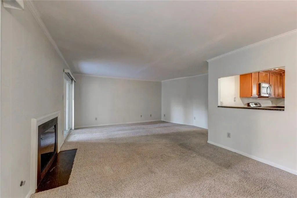5400 Roswell Road Ne Unit N7, Sandy Springs, Georgia 30342, 2 Bedrooms Bedrooms, ,2 BathroomsBathrooms,Residential,Sold,5400 Roswell Road Ne Unit N7,6036706