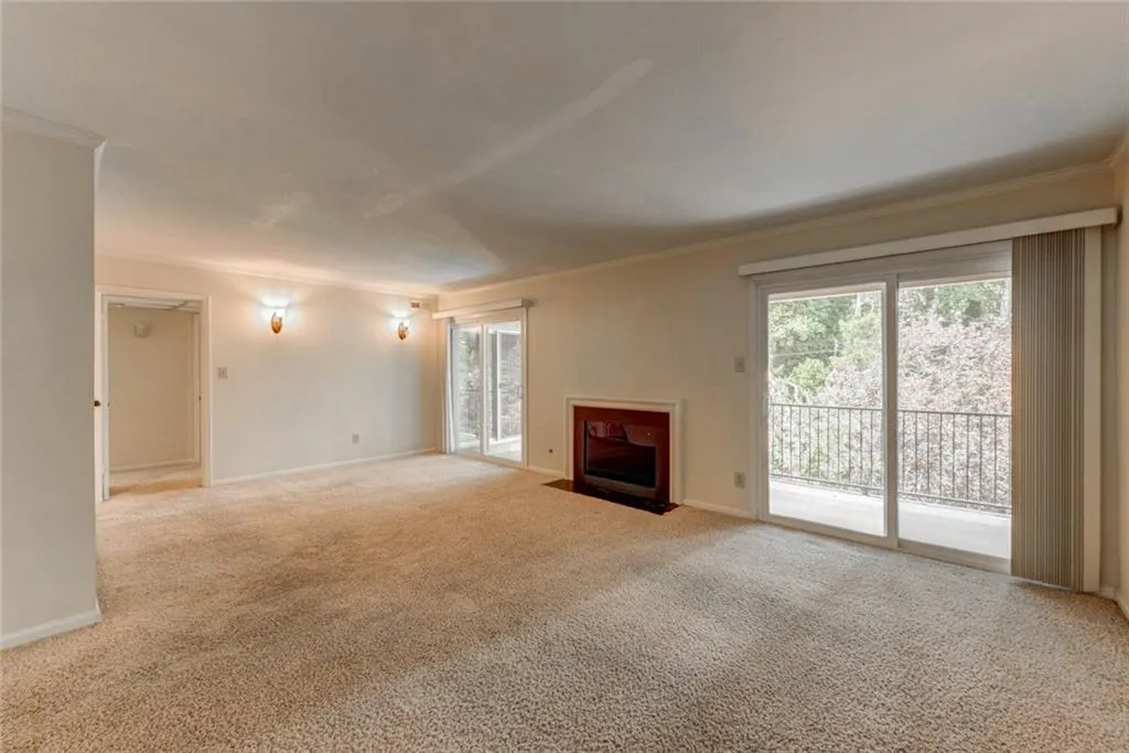 5400 Roswell Road Ne Unit N7, Sandy Springs, Georgia 30342, 2 Bedrooms Bedrooms, ,2 BathroomsBathrooms,Residential,Sold,5400 Roswell Road Ne Unit N7,6036706